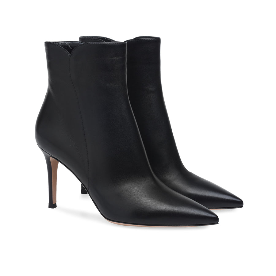 The 'Levy' boot is a seasonless staple in Gianvito Rossi's boot collection. Offered here in classic, black leather and easy to wear mid-heel height, this boot is a wardrobe staple.