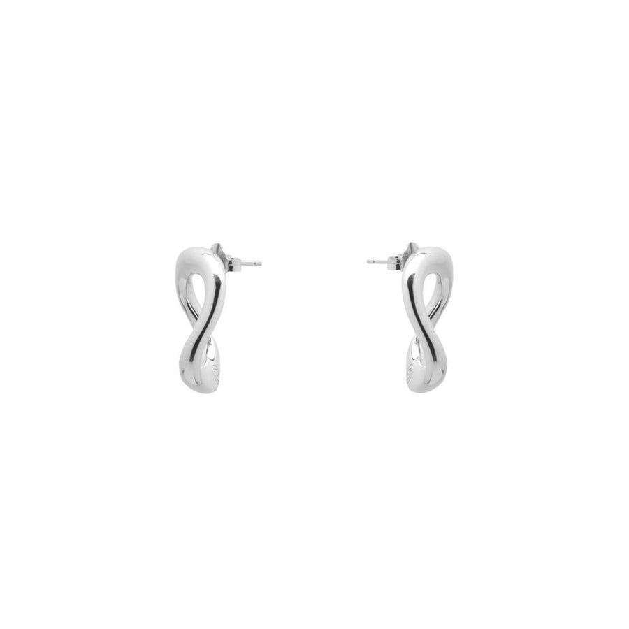 The 'Sabrina' earring holds an element of casual elegance, and can easily take you from day to night with its lightweight and easy post closure. 